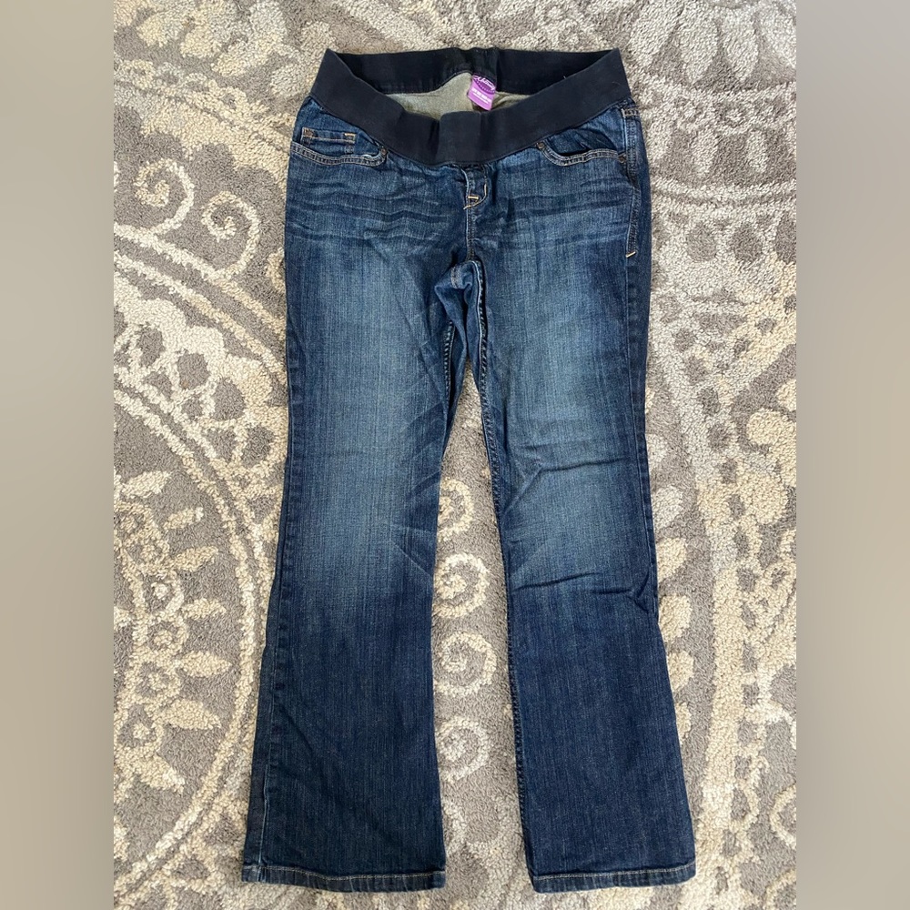 Old Navy maternity jeans size 8, low rise boot cut